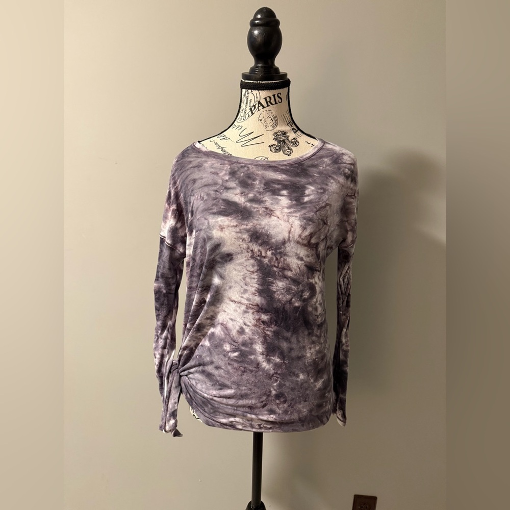Lululemon To The Point LS tye die shirt - Picture 6 of 6